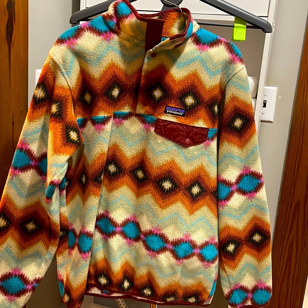 Patagonia synchilla size Large Aztec print